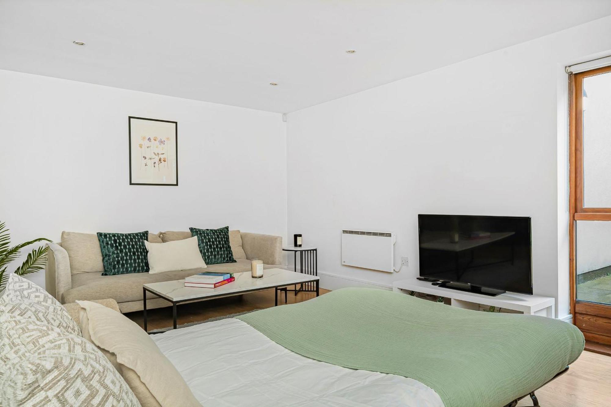 King'S Cross - 2Br With Terrace - Cityapartmentstay Лондон Екстериор снимка